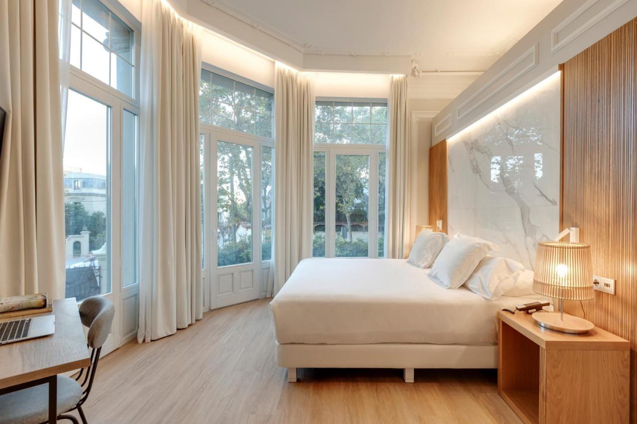 Hotel Boutique Mirlo Barcelona Luaran gambar Deluxe room