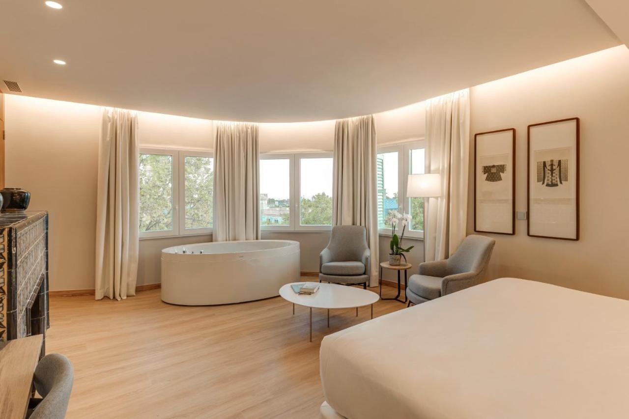 Hotel Boutique Mirlo Barcelona Luaran gambar A room at the hotel