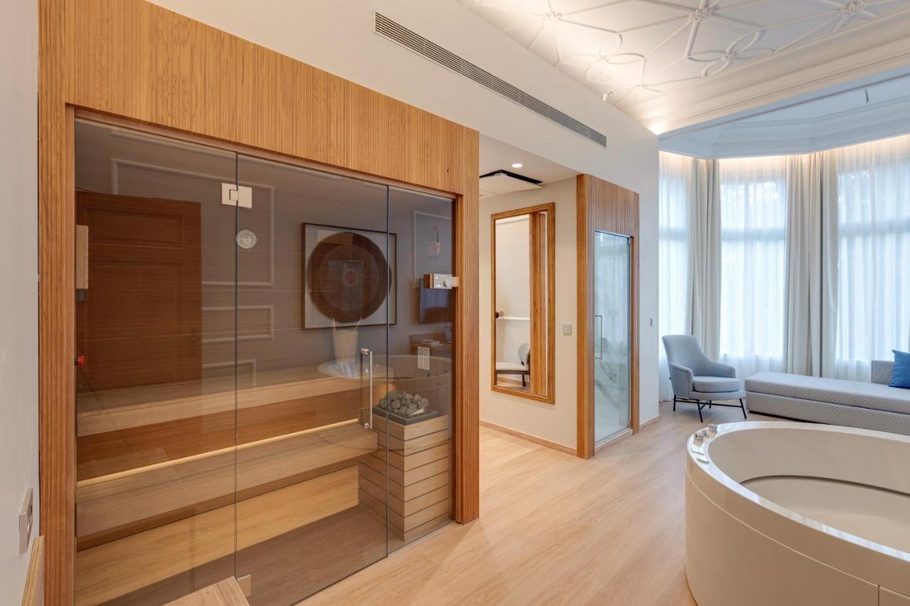 Hotel Boutique Mirlo Barcelona Luaran gambar A suite at the Mandarin Oriental, Munich